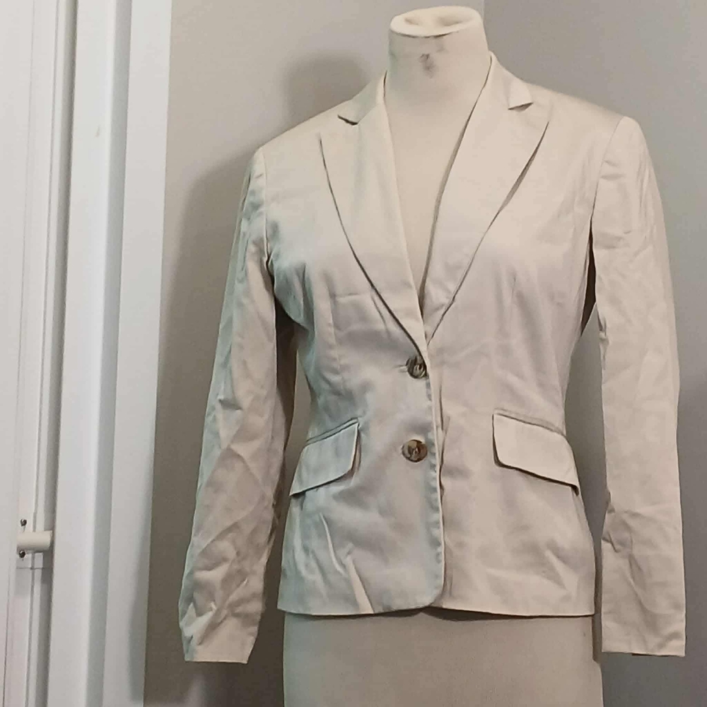 #58 Women's Cream Blazer
